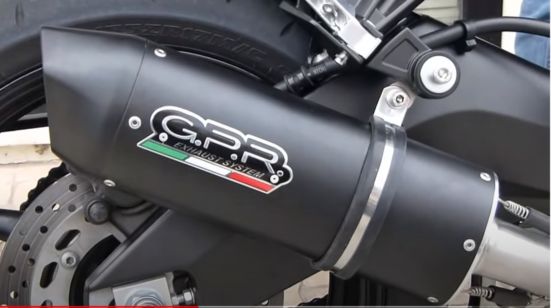 GPR escape compatível com  Yamaha Fz 8  2010-2016, Furore Nero, Escape legal, homologado, silenciador com db killer removível e tubo de ligação específico 