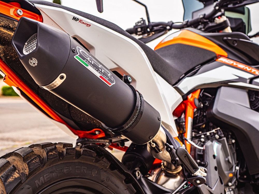 GPR escape compatível com  Ktm Adventure 890 2020-2024, New Grand Prix Evo Black Titanium, Escape legal, homologado, silenciador com db killer removível e tubo de ligação específico 