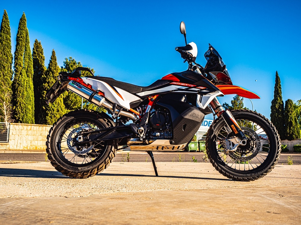 Escape compatível com Husqvarna Norden 901 2022-2024, M3 Inox , Sistema racing Silencioso com tubo de ligação 