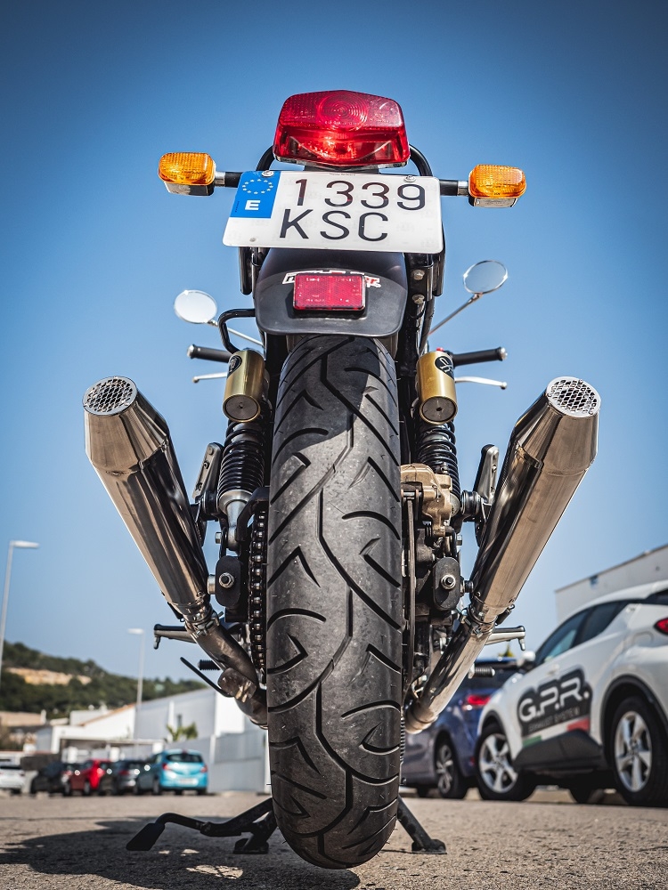 Escape compatível com Royal Enfield Interceptor 650 2019-2020, Ultracone, Par de terminais de exaustão aprovados, com db killer removível, catalisadores e tubo de conexão específico 