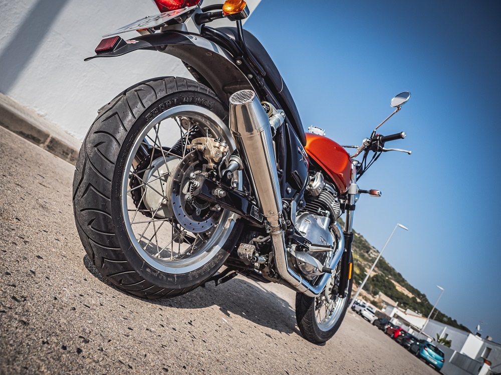 Escape compatível com Royal Enfield Interceptor 650 2019-2020, Ultracone, Par de terminais de exaustão aprovados, com db killer removível, catalisadores e tubo de conexão específico 