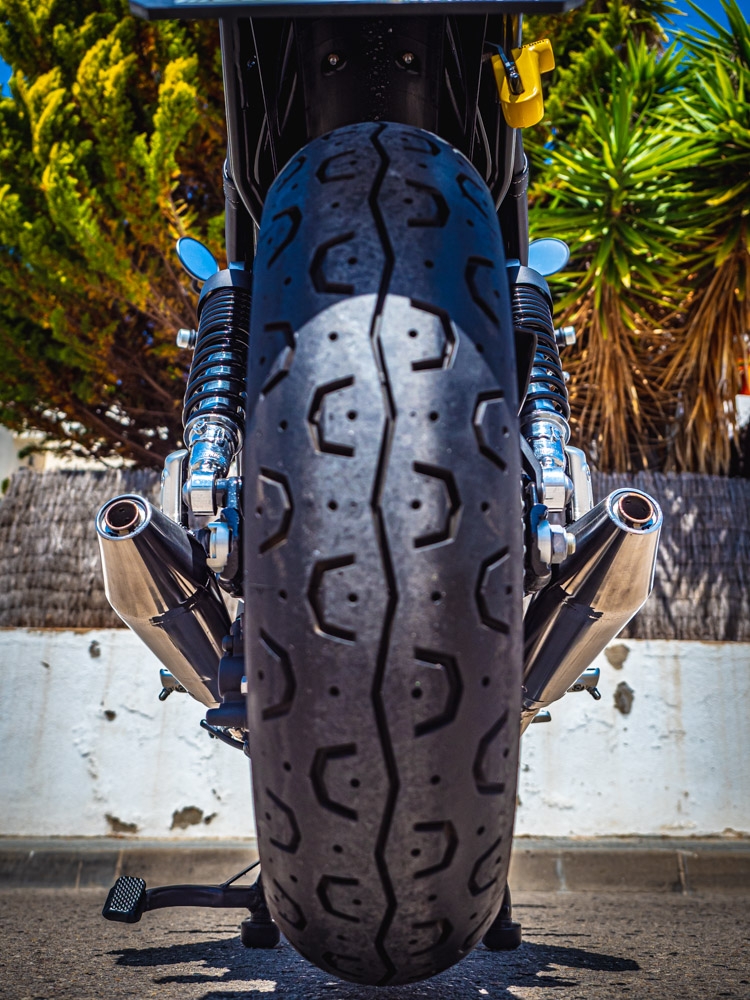 Escape compatível com Triumph Street Twin 900 2020-2021, Vintacone, Par de silenciosos de escape homologadas, com db killer removível e tubos de ligação específicos 