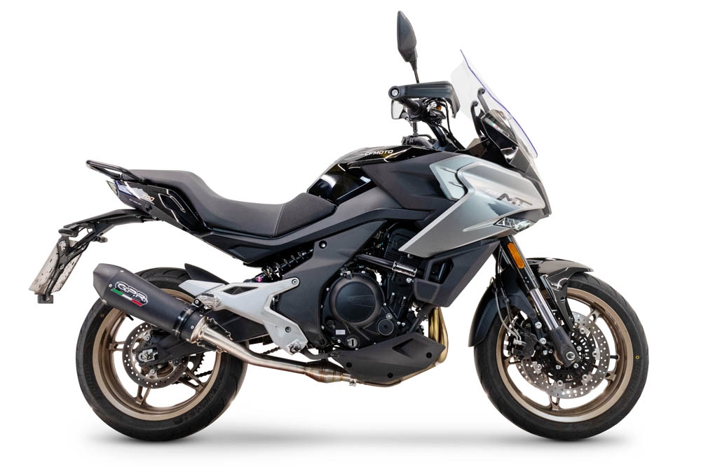 GPR escape compatível com  Cf Moto 700 Mt 2023-2024, New Grand Prix Evo Black Titanium, Escape legal, homologado, silenciador com catalisador, db killer removível e tubo de ligação específico 