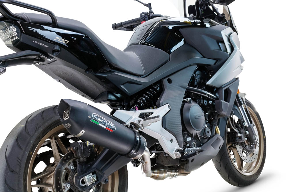 GPR escape compatível com  Cf Moto 700 Mt 2023-2024, New Grand Prix Evo Black Titanium, Escape legal, homologado, silenciador com catalisador, db killer removível e tubo de ligação específico 