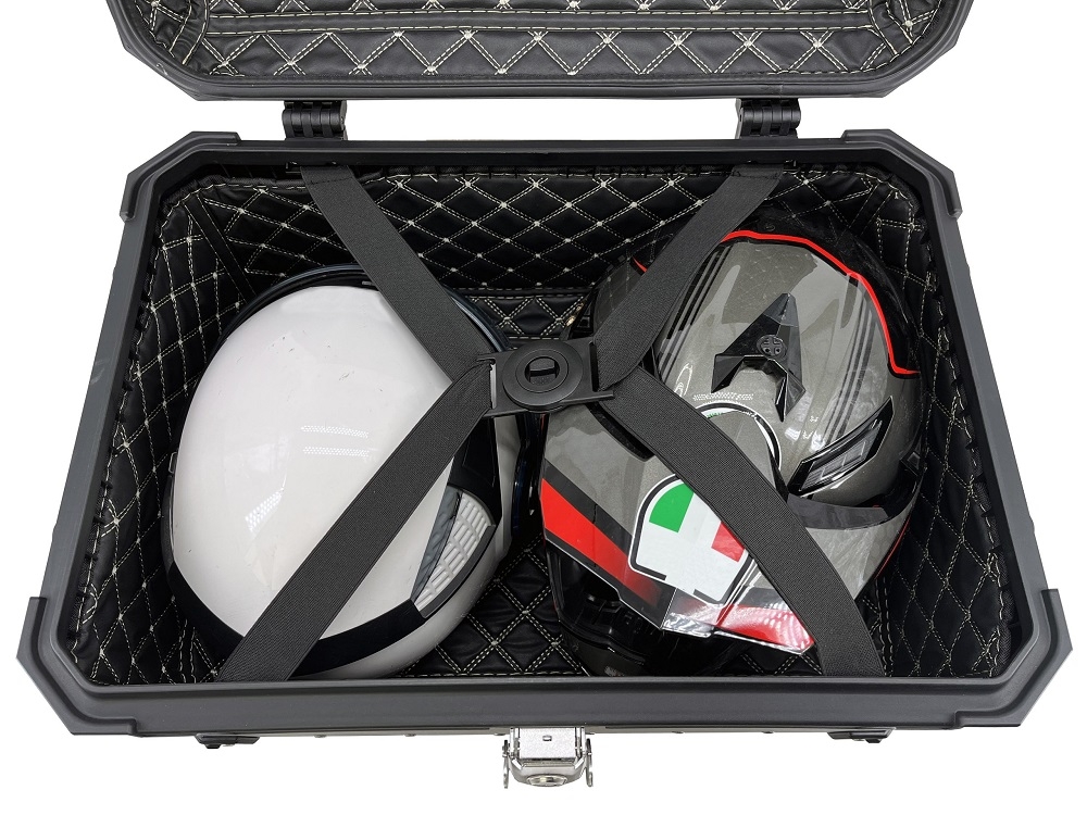 Top case em alumínio, cor preta com placa específica incluída Top case maletas GPR TECH compatível com Benelli Trk 251 2019/2023