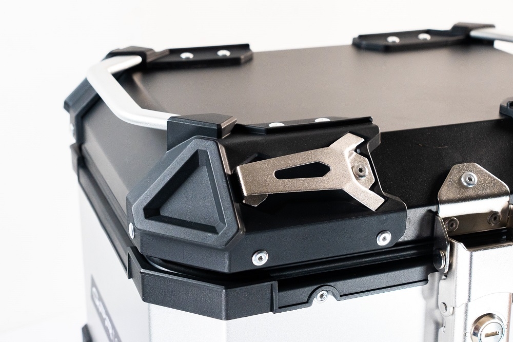 GPR TECH TOP CASE ALPI-TECH 45 LT. PRATA Top case em alumínio, cor prata com placa universal incluída Capacidade Litros 45