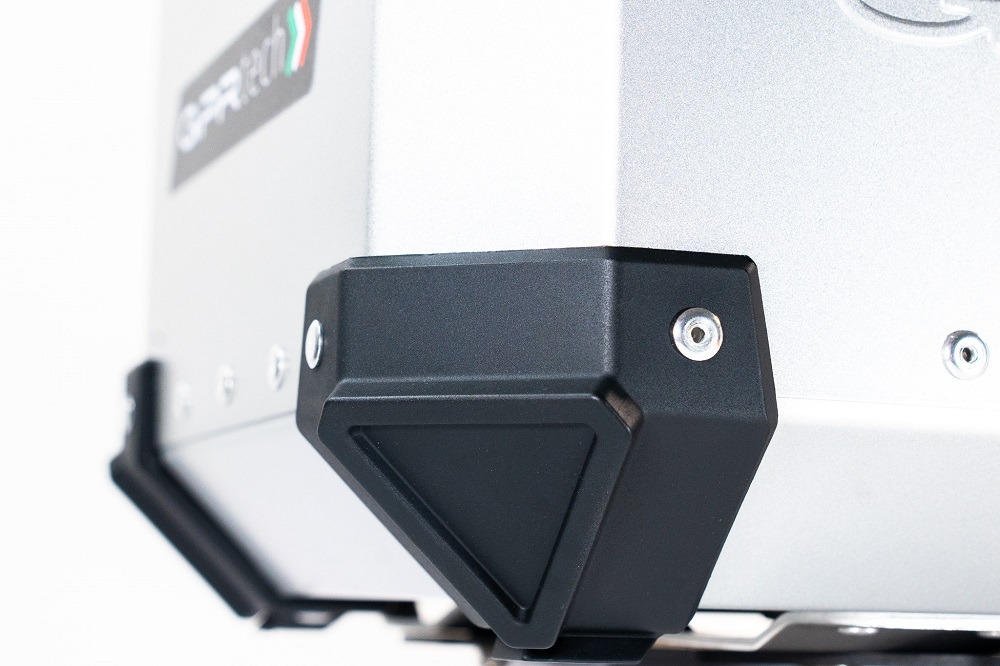 GPR TECH TOP CASE ALPI-TECH 45 LT. PRATA Top case em alumínio, cor prata com placa universal incluída Capacidade Litros 45