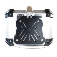 GPR TECH TOP CASE ALPI-TECH 45 LT. PRATA Top case em alumínio, cor prata com placa universal incluída Capacidade Litros 45
