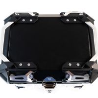 GPR TECH TOP CASE ALPI-TECH 45 LT. PRATA Top case em alumínio, cor prata com placa universal incluída Capacidade Litros 45