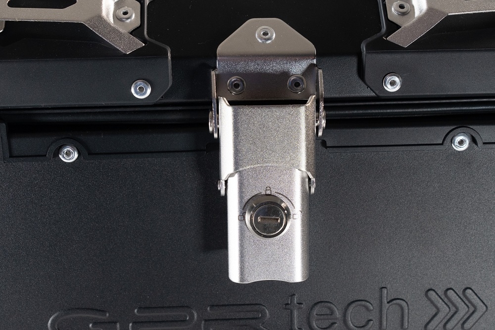 GPR TECH TOP CASE ALPI-TECH 45 LT. PRETO Top case em alumínio, cor preta com placa universal incluída Capacidade Litros 45