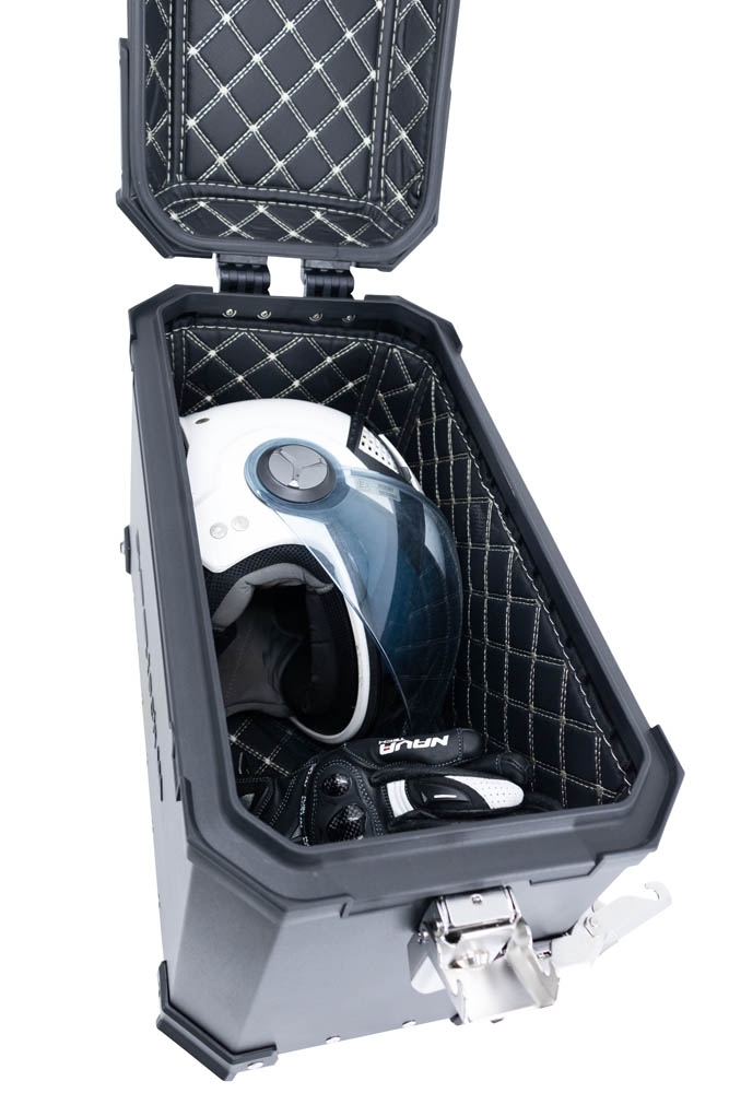 Par de malas laterais em alumínio com o lado direito contornado, cor prata com porta-bagagem específico GPR TECH compatível com  Bmw R 1200 Gs 2017/2018 e4