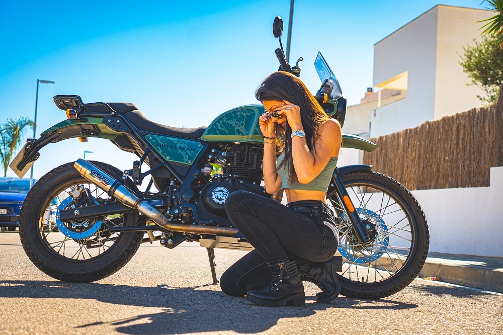 Escape compatível com Royal Enfield Himalayan 410 2021-2024, Deeptone Inox, Sistema racing Silencioso com tubo de ligação 
