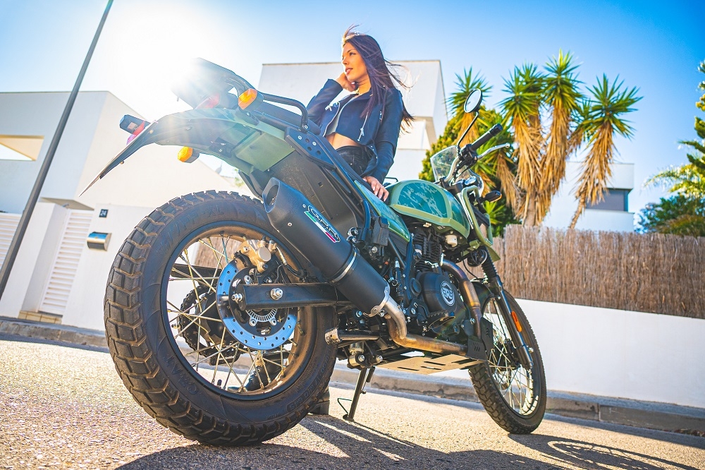 Escape compatível com Royal Enfield Himalayan 410 Diam.36mm 2017-2020, Furore Nero, Sistema racing Silencioso com tubo de ligação 