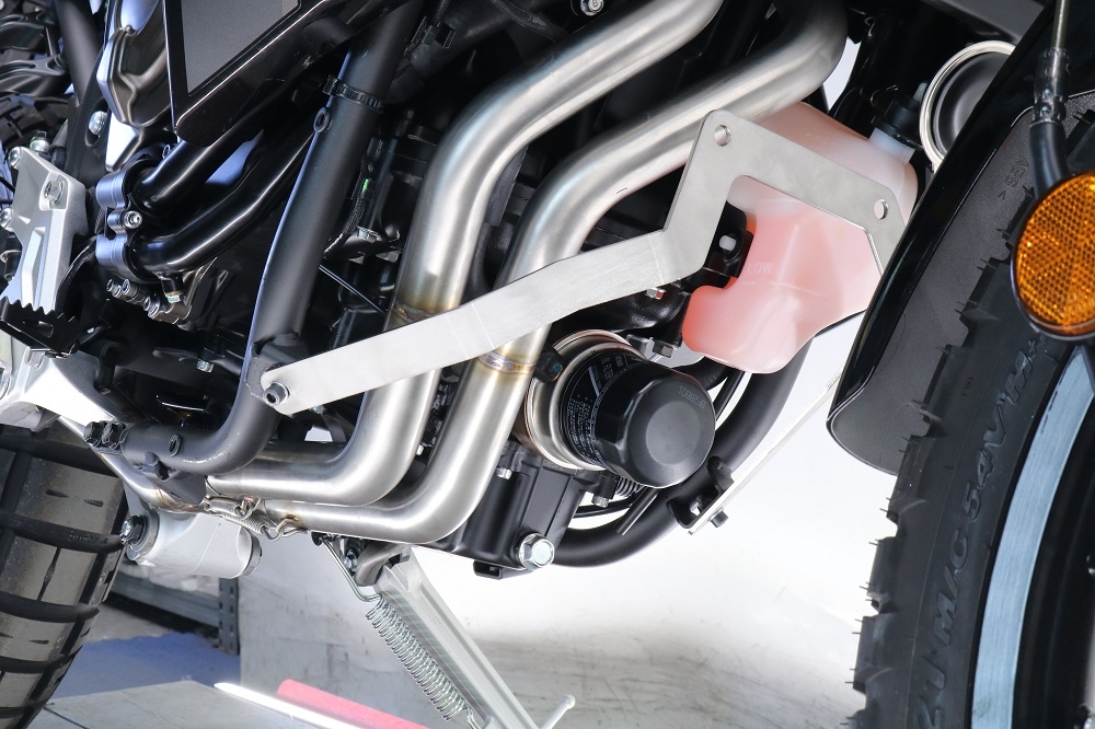 Escape compatível com Yamaha Tenere 700 2021-2024, Decatalizzatore + Paracoppa Titanio, Sistema racing Sistema de tubo para eliminar o catalisador, mais chapa antiderrapante de titânio do motor 