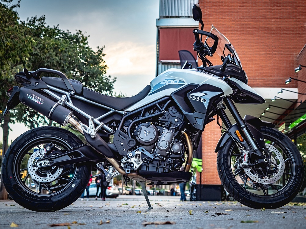 Escape compatível com Triumph Tiger 900 2020-2023, Furore Evo4 Nero, Escape legal, homologado, silenciador com db killer removível e tubo de ligação específico 