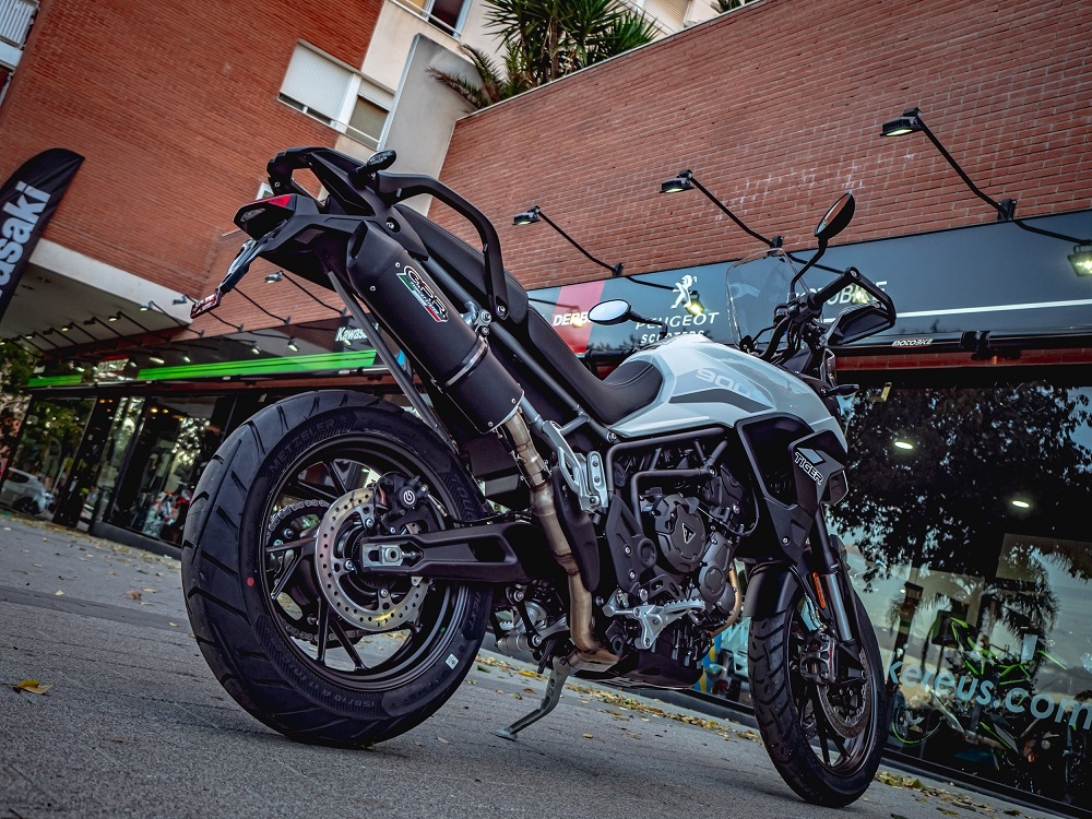 Escape compatível com Triumph Tiger 900 2020-2023, Furore Evo4 Nero, Escape legal, homologado, silenciador com db killer removível e tubo de ligação específico 