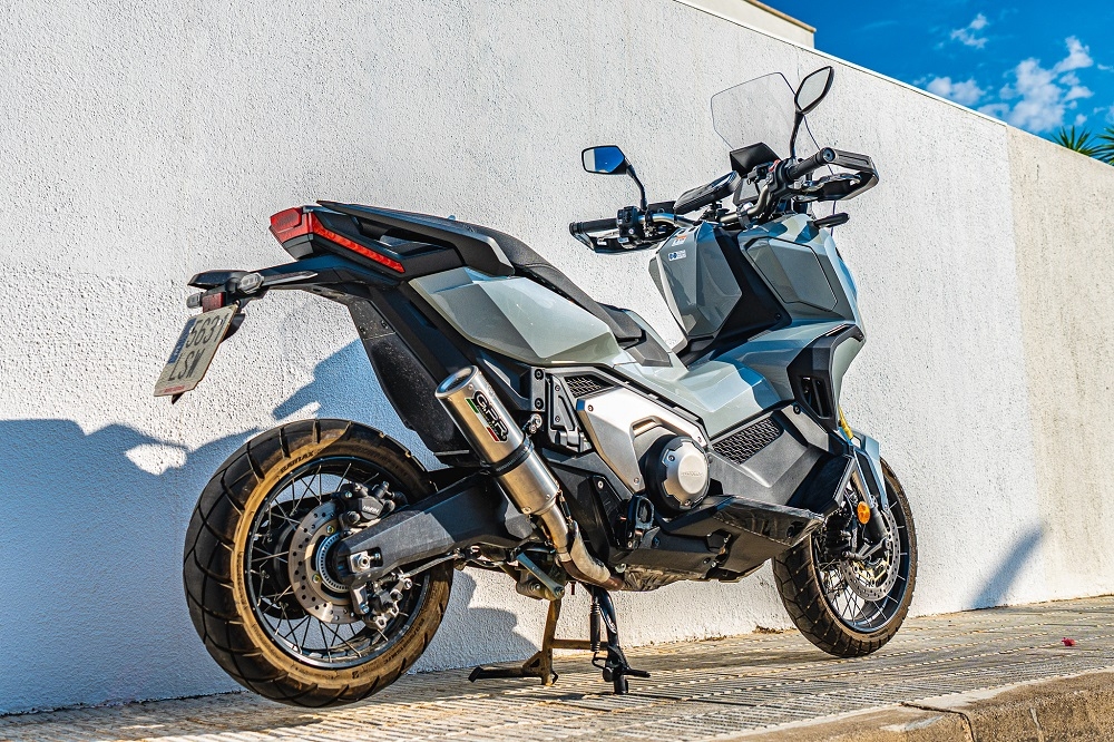 Escape compatível com Honda Forza 750 2021-2024, M3 Titanium Natural, Escape legal, homologado, silenciador com db killer removível e tubo de ligação específico 