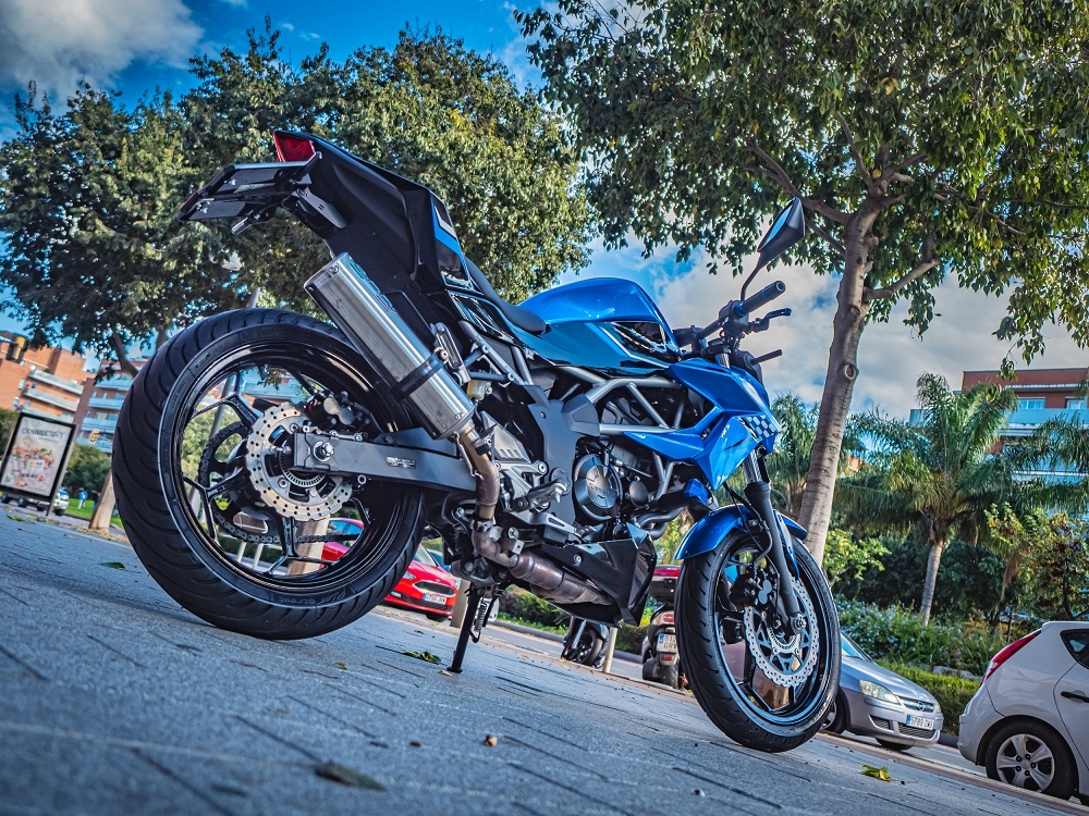 Escape compatível com Kawasaki Z 125 2021-2024, M3 Inox , Escape legal, homologado, silenciador com db killer removível e tubo de ligação específico 