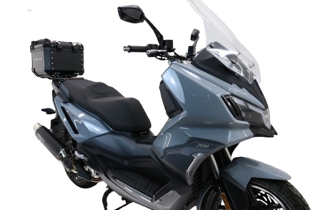 Top case maletas GPR TECH compatível com Sym ADX 300 2024/2026 e5 Plus Top Case Alpi-Tech em alumínio, cor preta com placa específica incluída Capacidade Litros 26