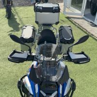 GPR TECH compatível com  Bmw R 1300 GS Adventure 2023/2025 Kit tríptico fabricado em cor prata, com Top case 35 Lt + Side Cases 38 Lt + 38 Lt + suporte de rack geral cor prata Capacidade do baú superior 35 litros + capacidade dos baús laterais 38 litros +