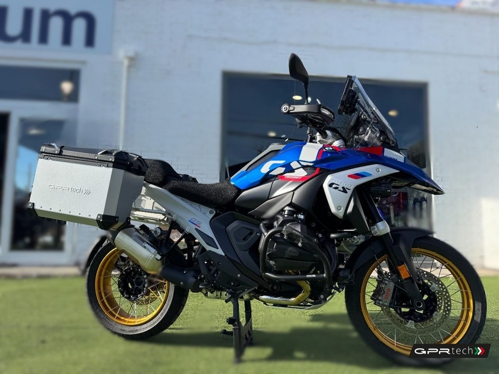 GPR TECH compatível com  Bmw R 1300 GS Adventure 2023/2025 Par de malas laterais em alumínio cor prata com porta-bagagem específico Capacidade 38 LT. + 38 LT.